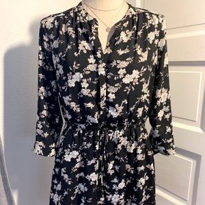 Black mid-sleeve floral dress